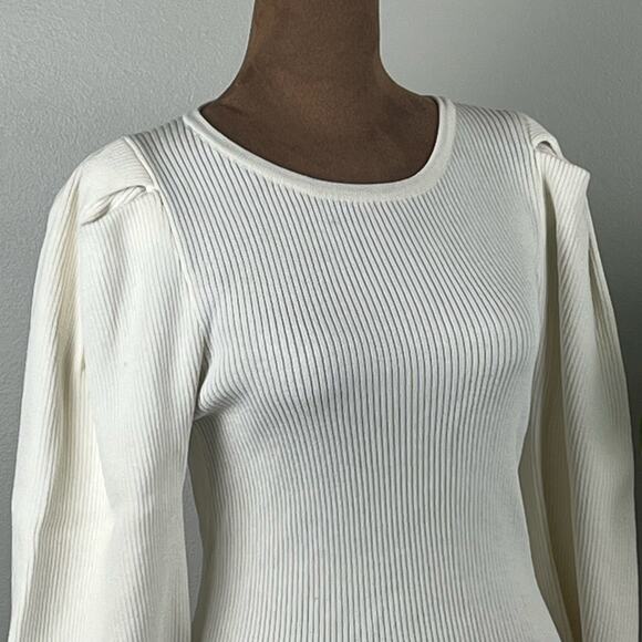 Do + Be White Long Sleeve Stretch Knit Top Size Medium - Picture 2 of 5